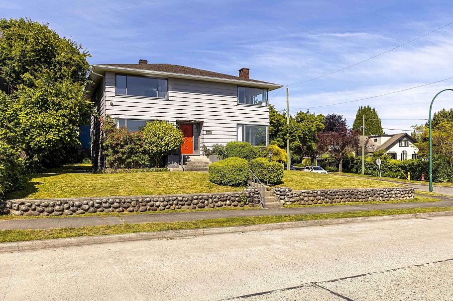 4514 Bellevue Drive Vancouver, BC - 6