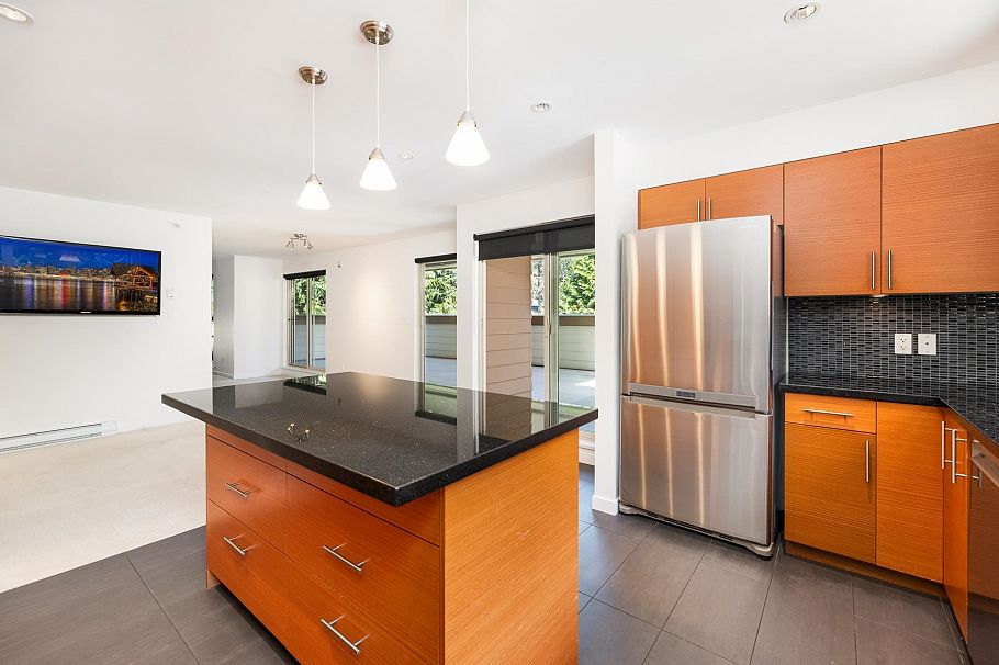 PH2 2832 Capilano Road North Vancouver, BC - 22