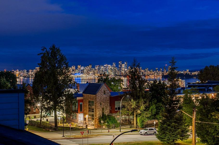 1308 Forbes Avenue North Vancouver, BC - 1