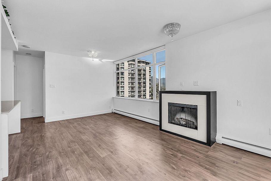 802 158 W 13th Street North Vancouver, BC - 2