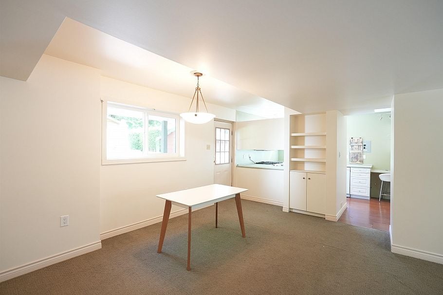 646 E Windsor Road North Vancouver, BC - 25