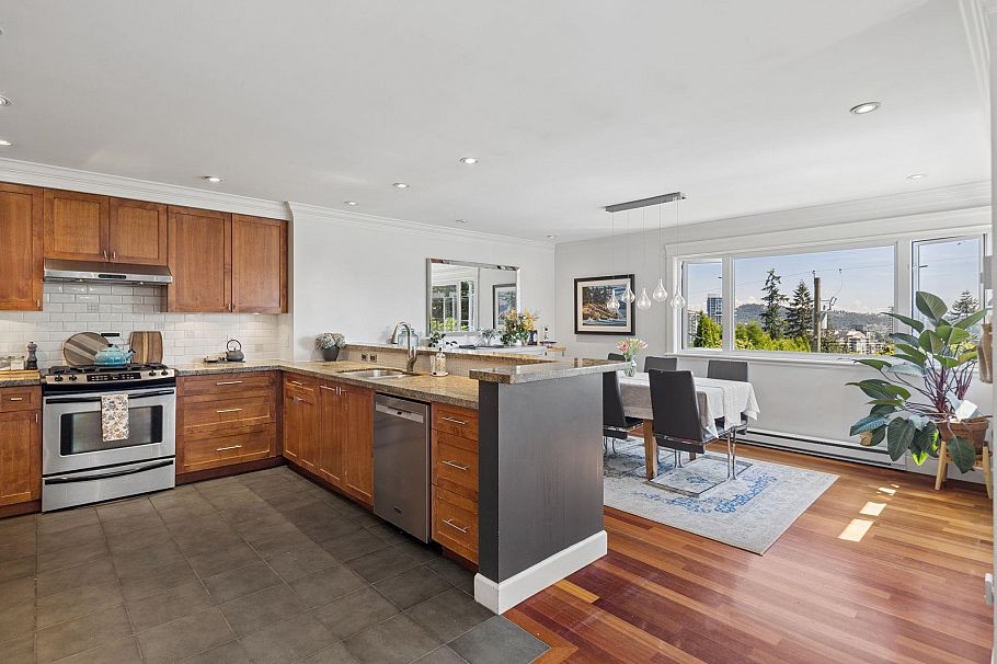 1225 Adderley Street North Vancouver, BC - 9