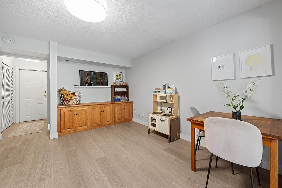 3381 Flagstaff Place Vancouver, BC - 32