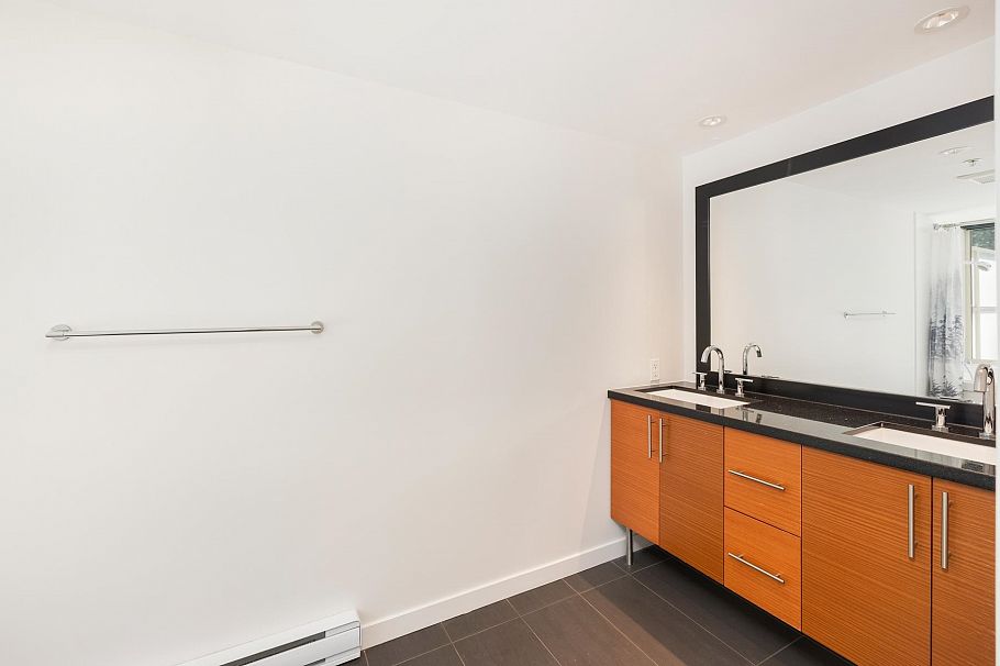 PH2 2832 Capilano Road North Vancouver, BC - 27