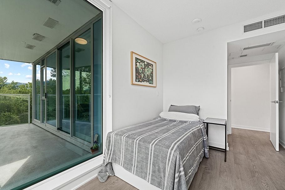 807 1401 Hunter Street North Vancouver, BC - 17