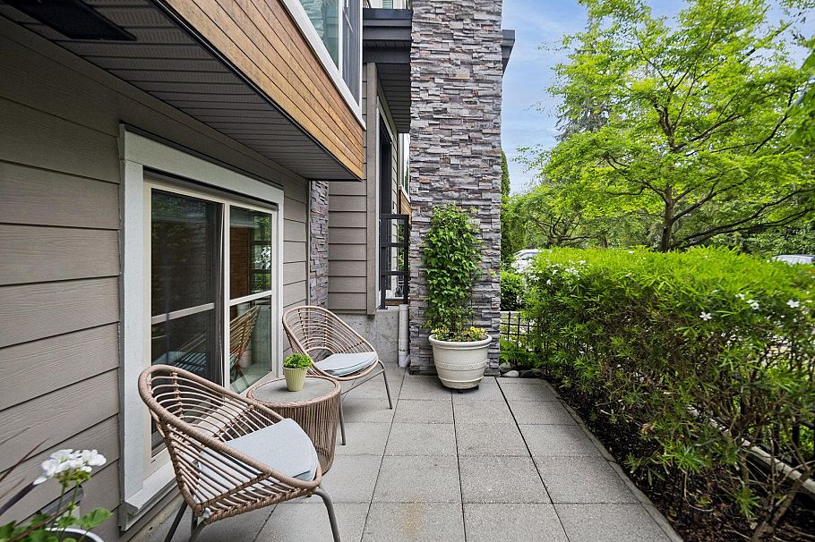 2 3025 Baird Road North Vancouver, BC - 3
