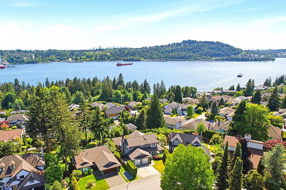 4015 Cummins Place North Vancouver, BC - 38