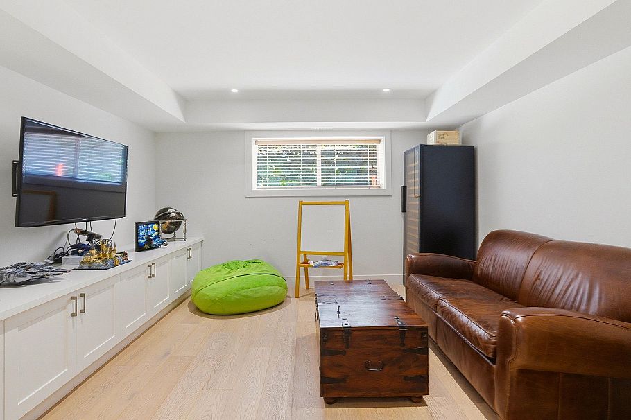 5222 Sarita Avenue North Vancouver, BC - 25