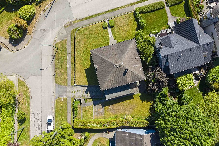 4514 Bellevue Drive Vancouver, BC - 32