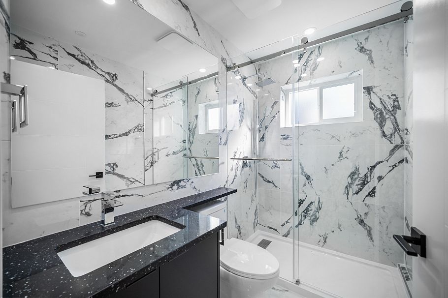1 3576 E Pender Street Vancouver, BC - 17