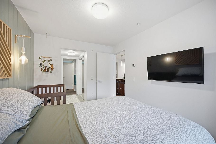 209 221 E 3rd Street North Vancouver, BC - 14