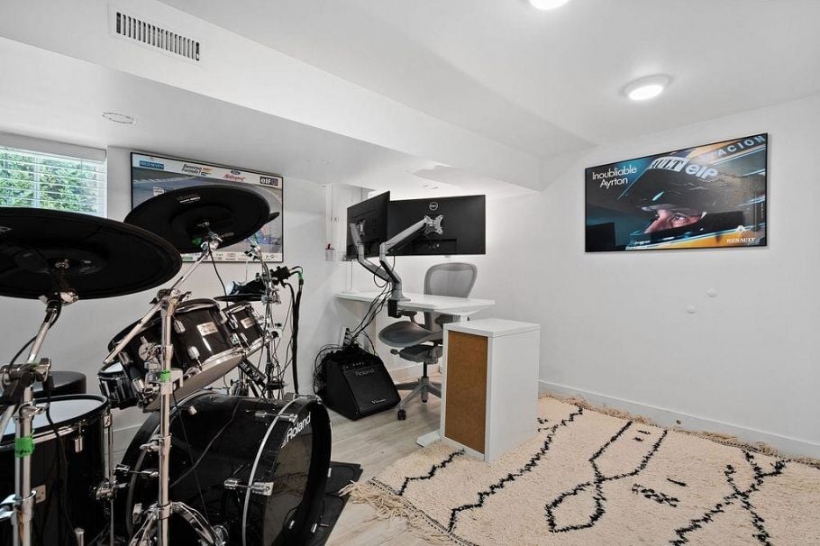 3392 W 8th Avenue Vancouver, BC - 31