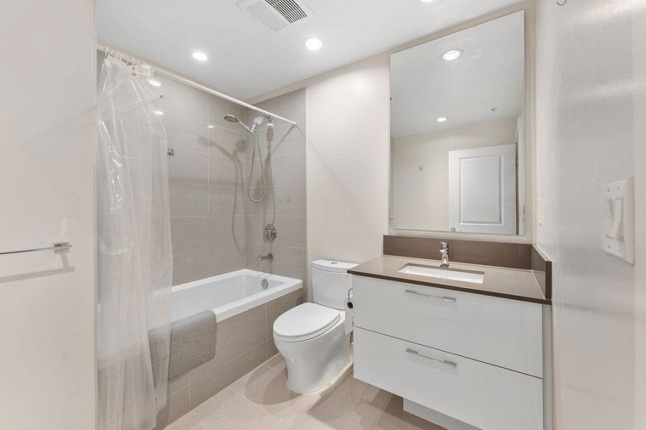 1107 3487 Binning Road Vancouver, BC - 24