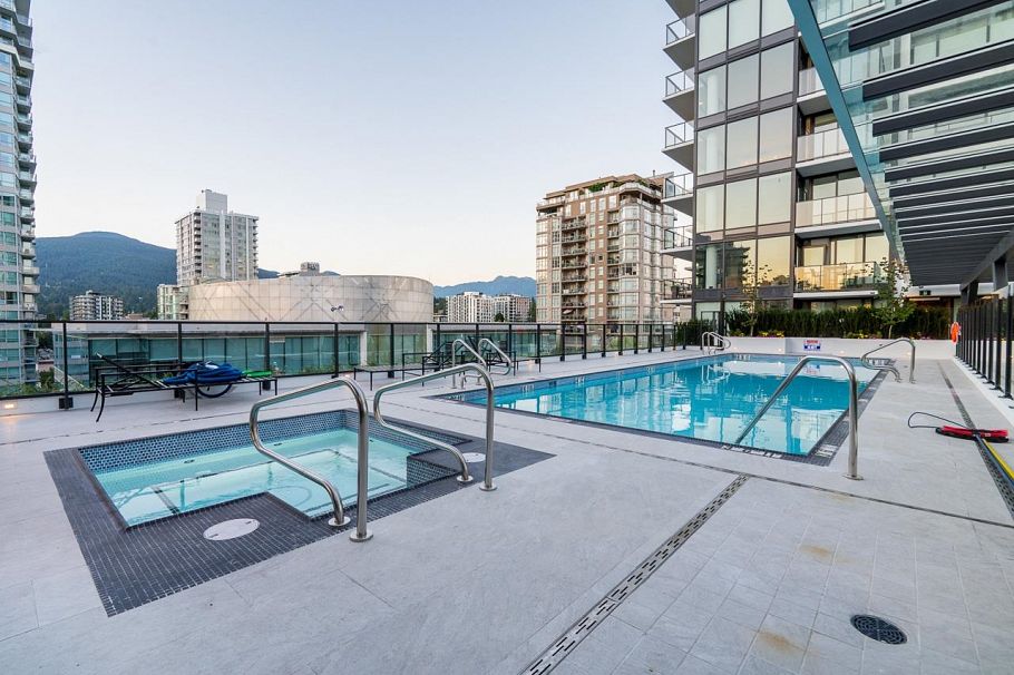 135 E 13th Street North Vancouver, BC - 2