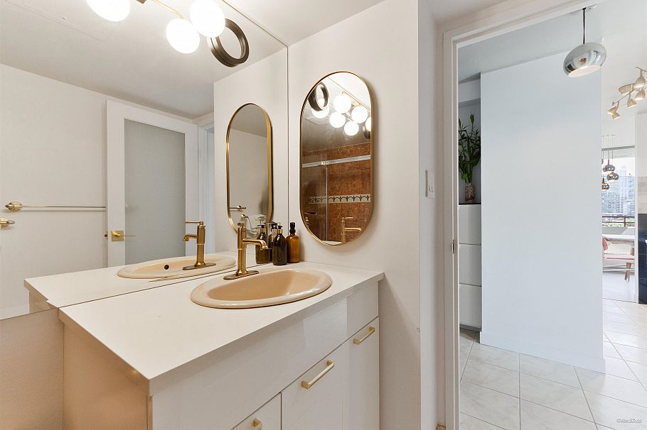 1501 1725 Pendrell Street Vancouver, BC - 24
