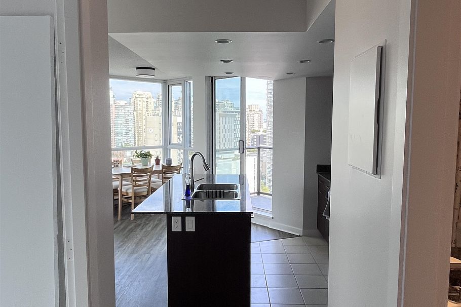 1602 1212 Howe Street Vancouver, BC - 13