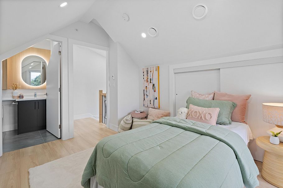 2371 Adanac Street Vancouver, BC - 13
