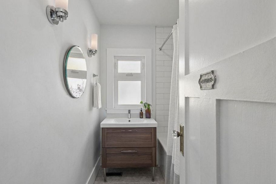 1255 E 23rd Avenue Vancouver, BC - 18