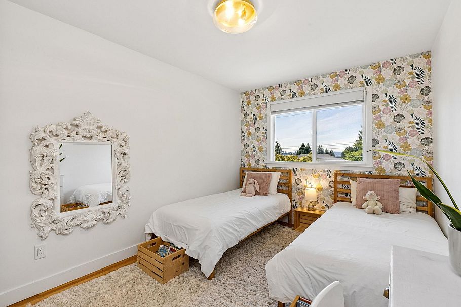 1214 Eastview Road North Vancouver, BC - 21