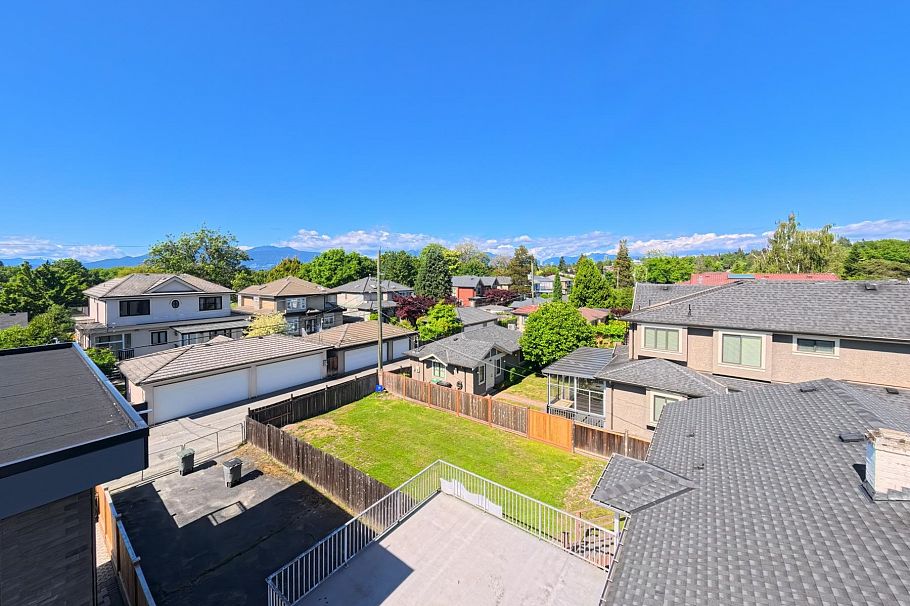 3 2557 W King Edward Avenue Vancouver, BC - 20