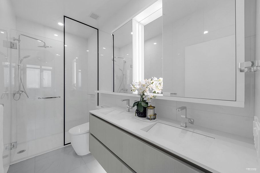1001 8415 Granville Street Vancouver, BC - 22