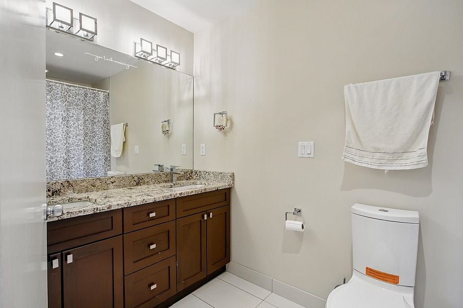 4938 Redonda Drive North Vancouver, BC - 29