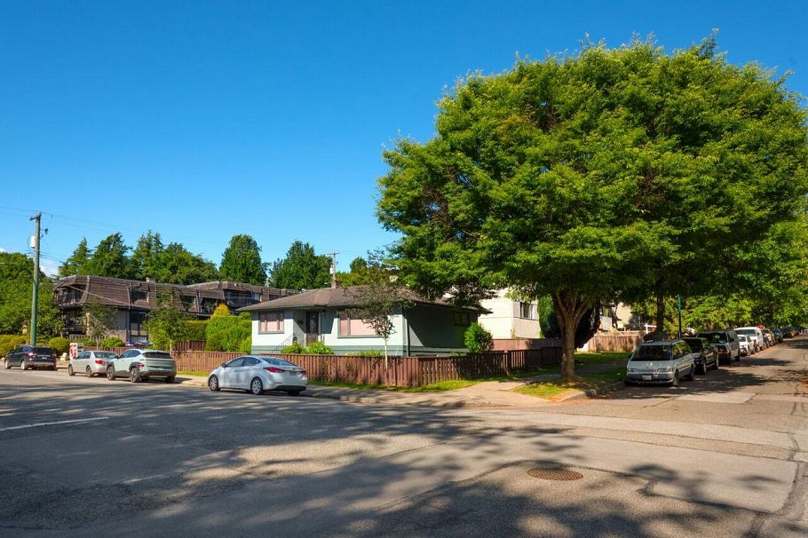 106 N Templeton Drive Vancouver, BC - 4