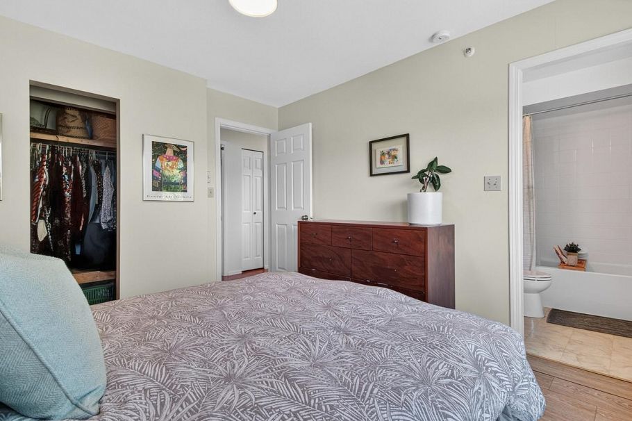 2128 Adanac Street Vancouver, BC - 19