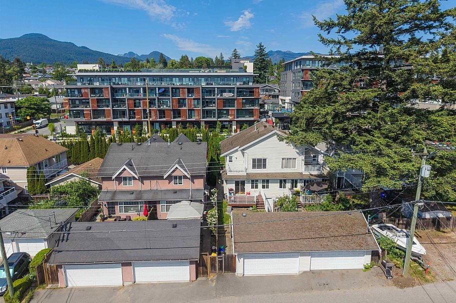 409-411 417-419 E 3rd Street North Vancouver, BC - 5