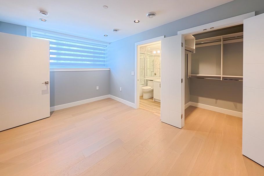 1 2557 W King Edward Avenue Vancouver, BC - 16