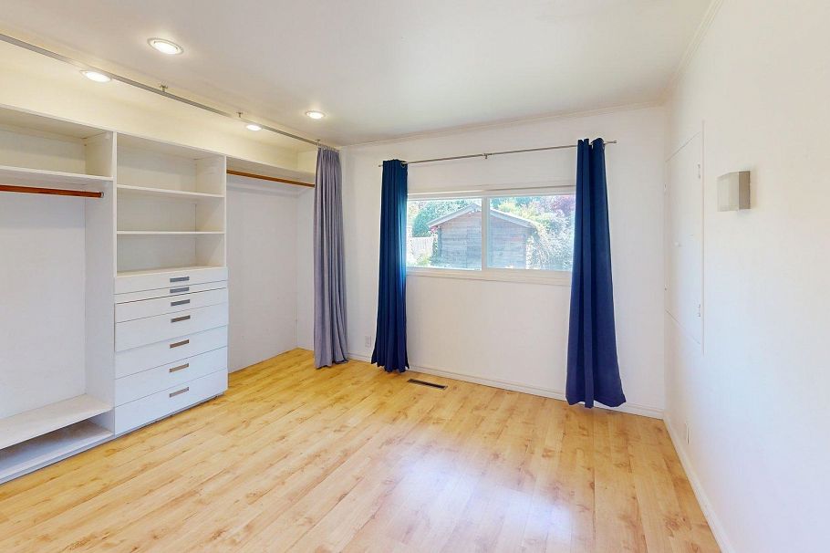 1567 Mcbride Street North Vancouver, BC - 14