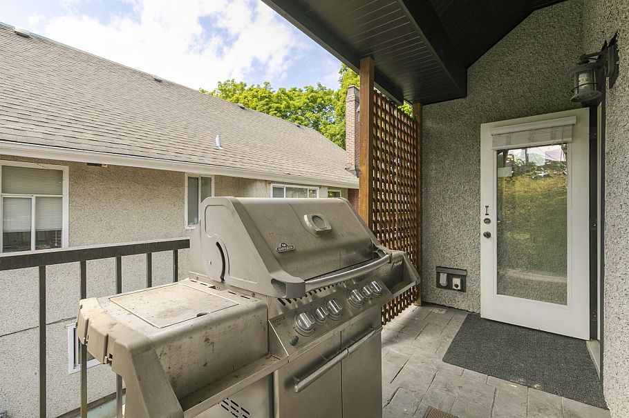 2436 W 8th Avenue Vancouver, BC - 35