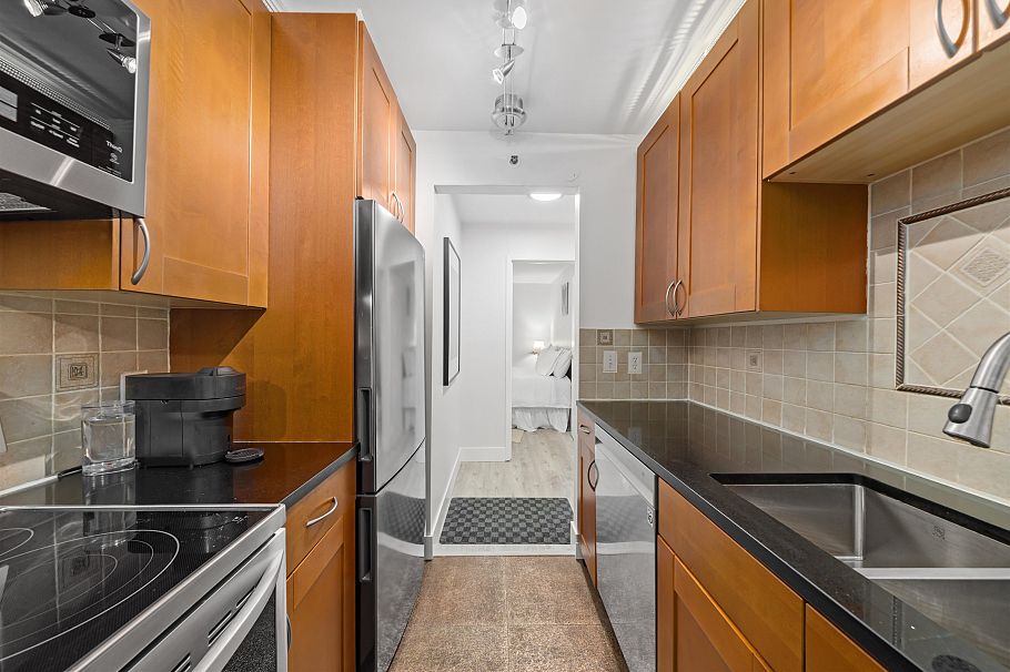 1403 1060 Alberni Street Vancouver, BC - 13