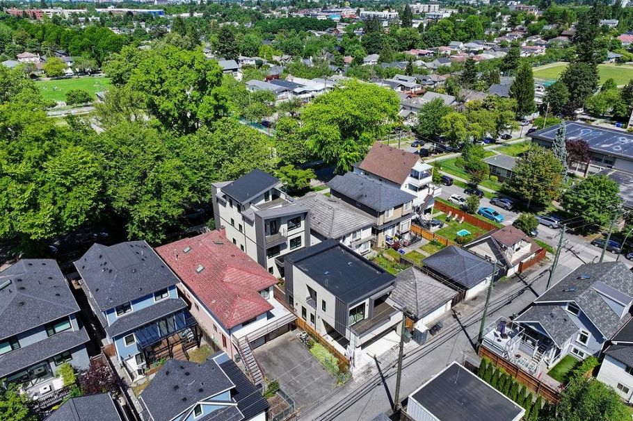 366 E 23rd Avenue Vancouver, BC - 30