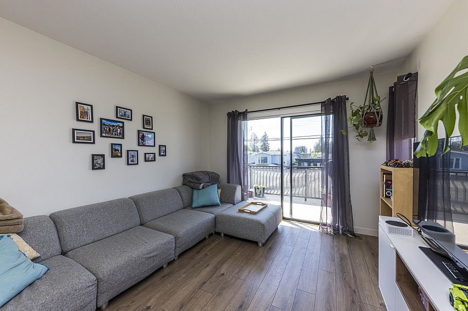 239 E 20th Street North Vancouver, BC - 4