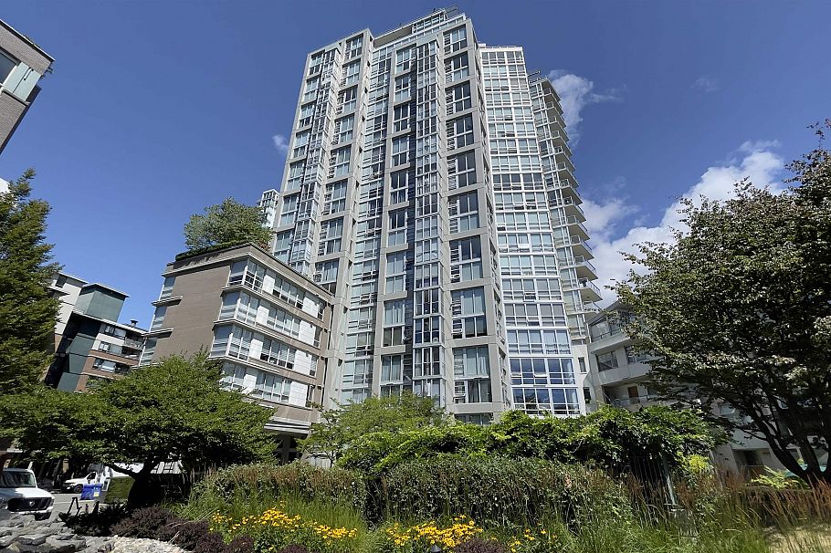 605 1228 Marinaside Crescent Vancouver, BC - 8