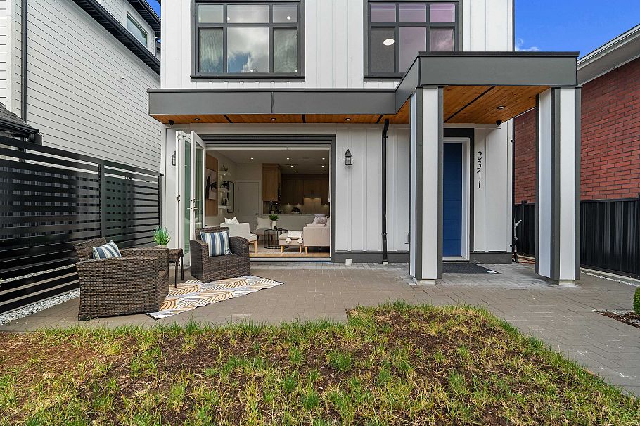 2371 Adanac Street Vancouver, BC - 3
