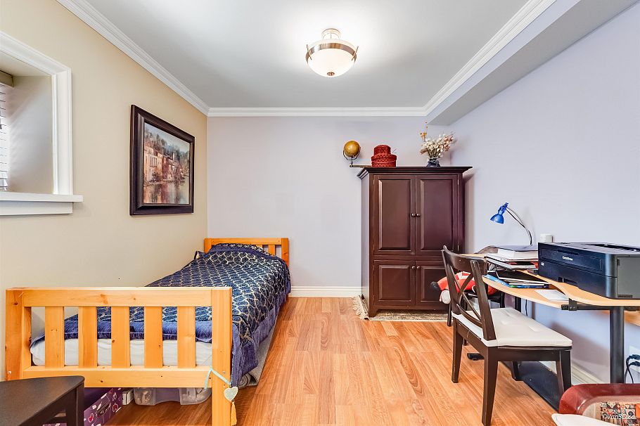 836 W 68th Avenue Vancouver, BC - 22