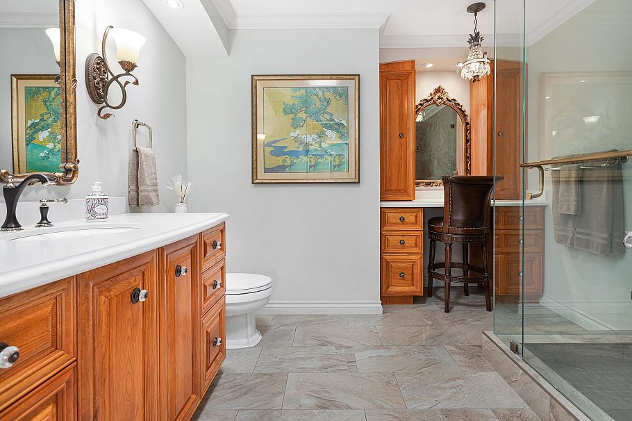 326 E 12th Street North Vancouver, BC - 12