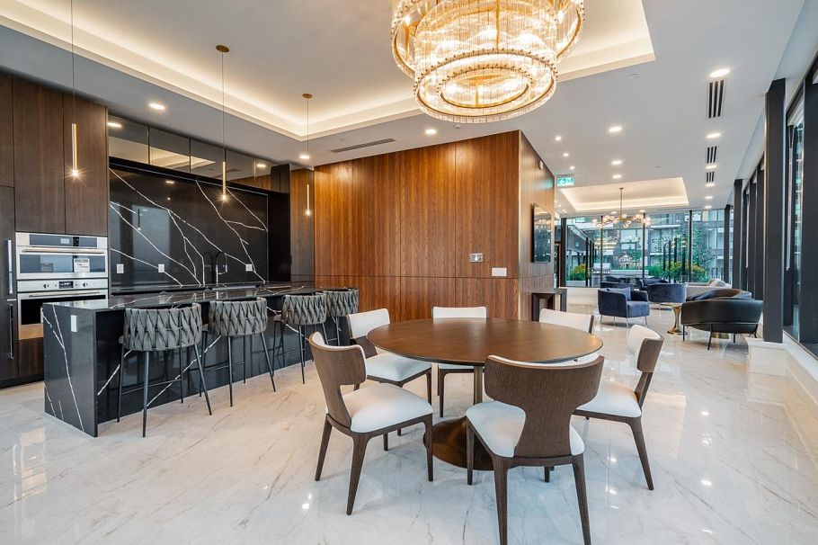 135 E 13th Street North Vancouver, BC - 25