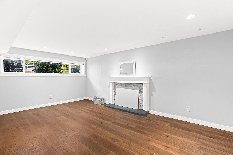 219 E 26th Street North Vancouver, BC - 23