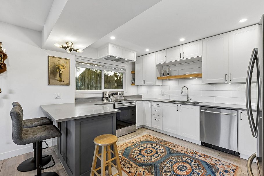1214 Eastview Road North Vancouver, BC - 29