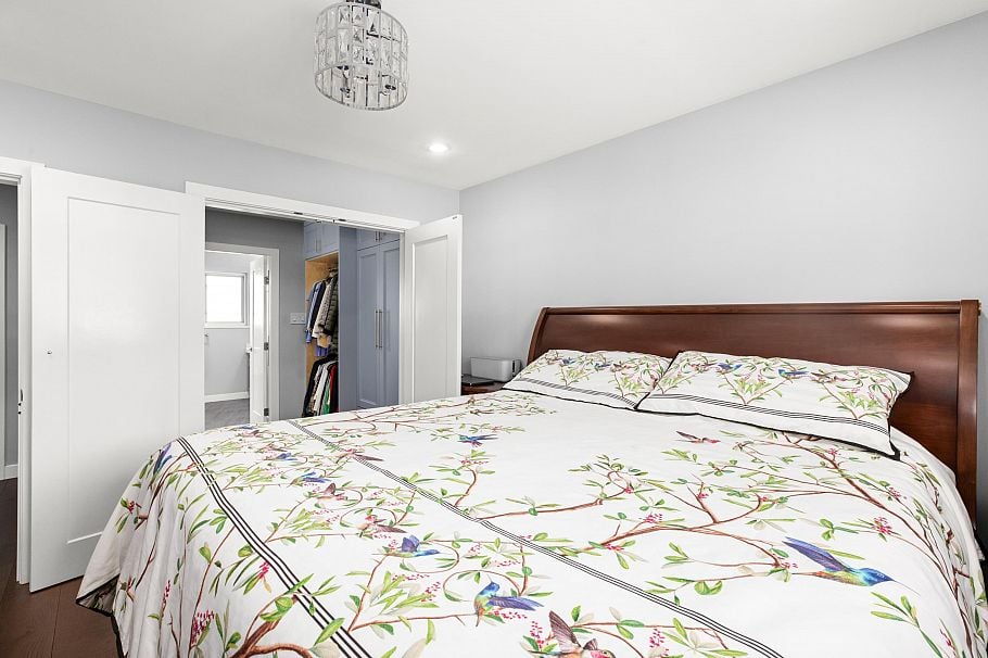 219 E 26th Street North Vancouver, BC - 14