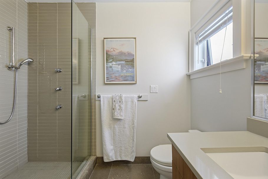 2436 W 8th Avenue Vancouver, BC - 30