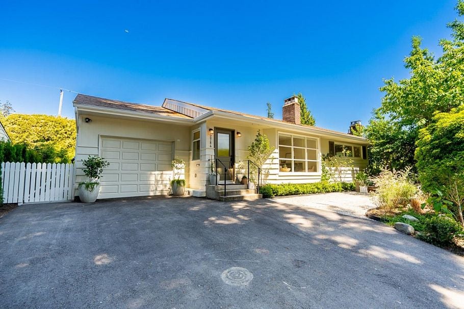 2784 Crescentview Drive North Vancouver, BC - 1