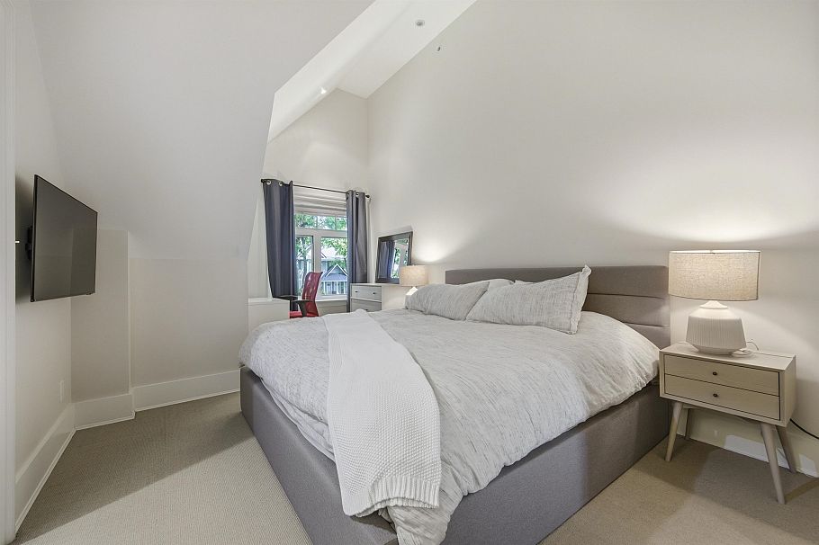 2436 W 8th Avenue Vancouver, BC - 27