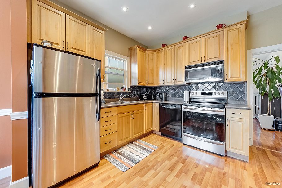 836 W 68th Avenue Vancouver, BC - 5