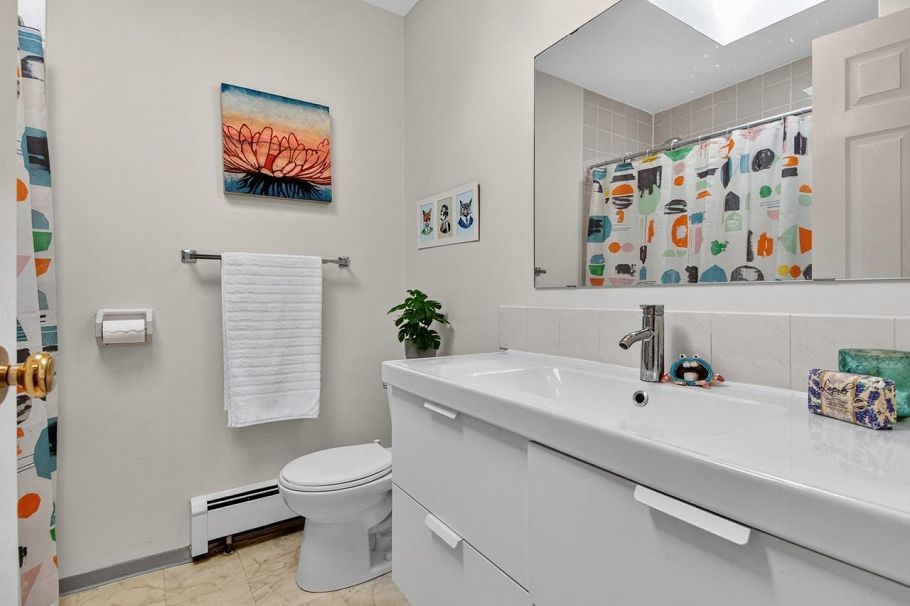 2128 Adanac Street Vancouver, BC - 26