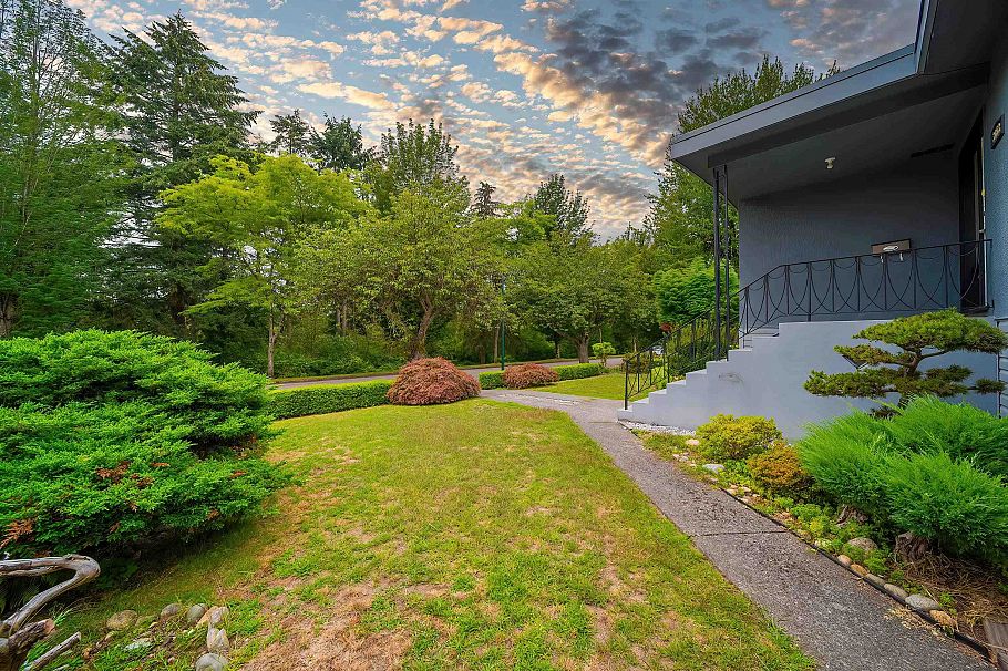 3063 Rosemont Drive Vancouver, BC - 21