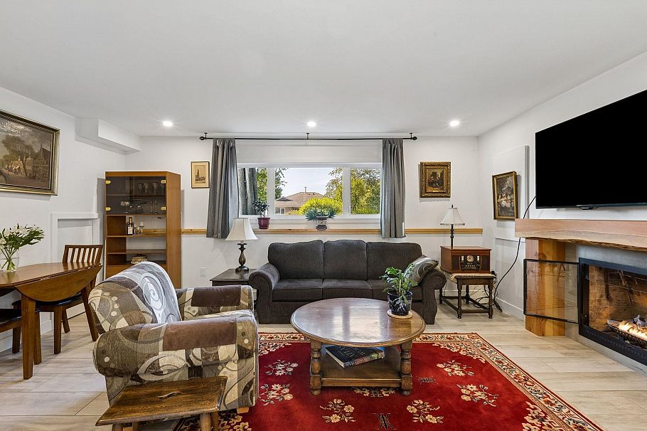 1214 Eastview Road North Vancouver, BC - 27
